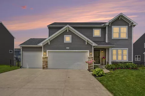 6677 Dutton Trail Dr SE, Caledonia, MI 49316