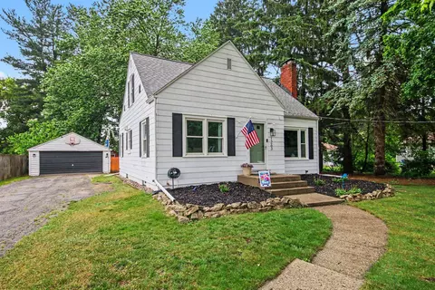1263 Benning Ave NW, Grand Rapids, MI 49504