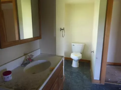 Bath - 667 W Southern Rd, Bronson, MI 49028 photo 1 of 1