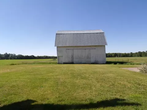Exterior - 667 W Southern Rd, Bronson, MI 49028 photo 2 of 2