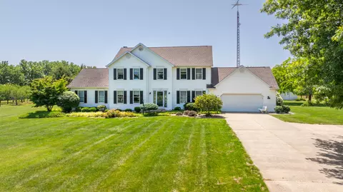 31401 Middle Crossing Rd, Dowagiac, MI 49047