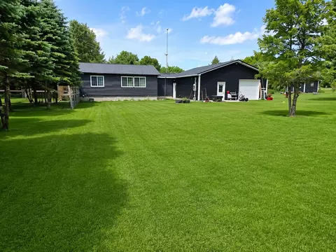 1366 Grow Rd NW, Stanton, MI 48888