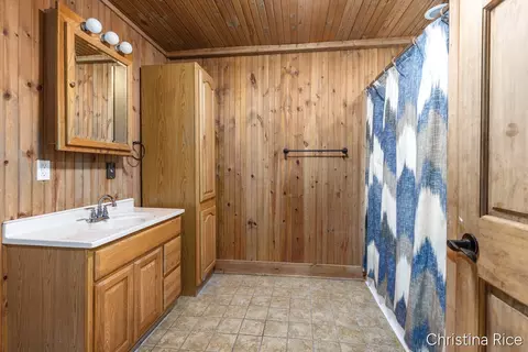 Bath - 5810 W Sidney Rd, Sidney, MI 48885 photo 2 of 2