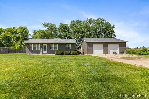 5810 W Sidney Rd, Sidney, MI 48885