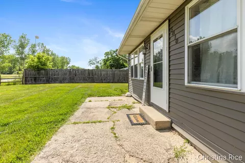 Exterior - 5810 W Sidney Rd, Sidney, MI 48885 photo 1 of 6