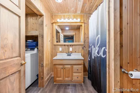 Bath - 5810 W Sidney Rd, Sidney, MI 48885 photo 1 of 2