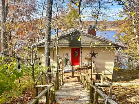 192 Eastshore Dr, Jerome, MI 49249