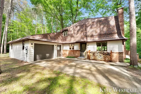 15594 Ritchie Ave NE, Cedar Springs, MI 49319