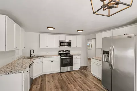 9700 Fenner Rd, Perry, MI 48872