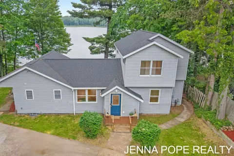 3860 Wilson Beach Rd, Twin Lake, MI 49457