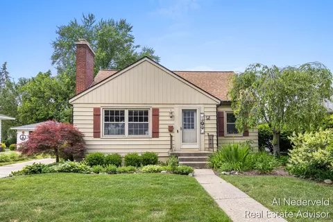 303 Wallinwood Ave NE, Grand Rapids, MI 49503