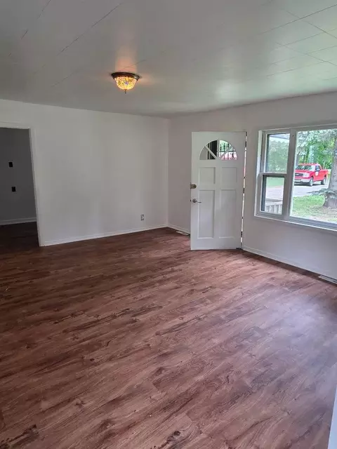 Living - 6980 Wooster Rd, Jackson, MI 49201 photo 3 of 3