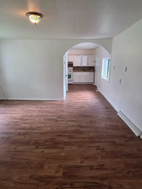 Living - 6980 Wooster Rd, Jackson, MI 49201 photo 2 of 3