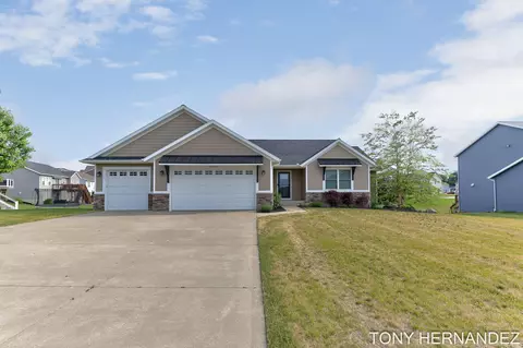 3899 Chester St, Hudsonville, MI 49426