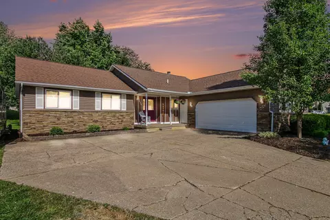 8490 Woodruff Dr SW, Byron Center, MI 49315