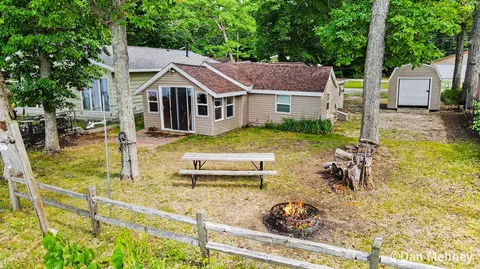 5539 Front St, Newaygo, MI 49337