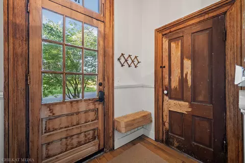 Entry Way - 1055 Mount Tabor Rd, Buchanan, MI 49107 photo 1 of 13