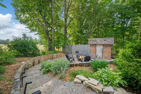 Exterior - 1055 Mount Tabor Rd, Buchanan, MI 49107 photo 8 of 10