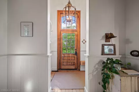 Entry Way - 1055 Mount Tabor Rd, Buchanan, MI 49107 photo 2 of 13