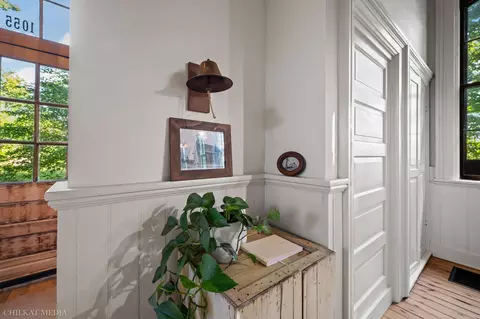 Entry Way - 1055 Mount Tabor Rd, Buchanan, MI 49107 photo 3 of 13