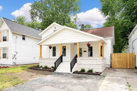 1050 Broadway Ave NW, Grand Rapids, MI 49504