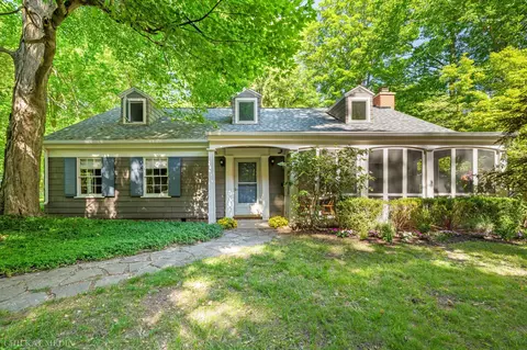 13165 Birchwood Dr, Harbert, MI 49115