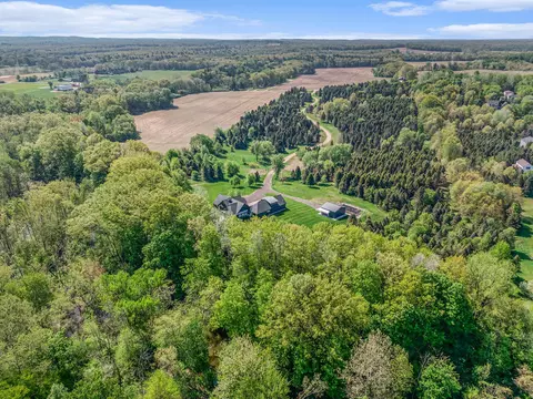 136 Th Ave, Hamilton, MI 49419 photo 5