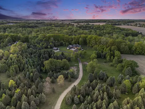 136 Th Ave, Hamilton, MI 49419 photo 4