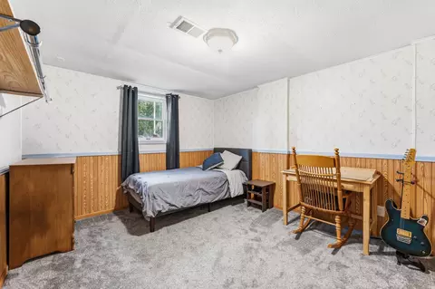 Bedroom - 5636 Juniper Dr, Jackson, MI 49201 photo 4 of 5