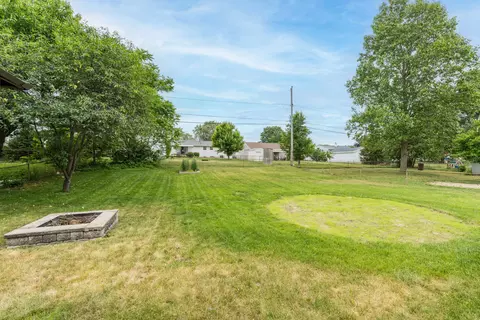 Exterior - 5636 Juniper Dr, Jackson, MI 49201 photo 2 of 8