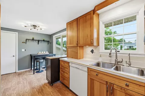 Kitchen - 5636 Juniper Dr, Jackson, MI 49201 photo 3 of 3