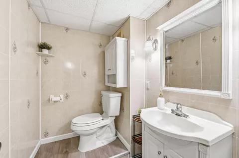 Bath - 5636 Juniper Dr, Jackson, MI 49201 photo 2 of 2