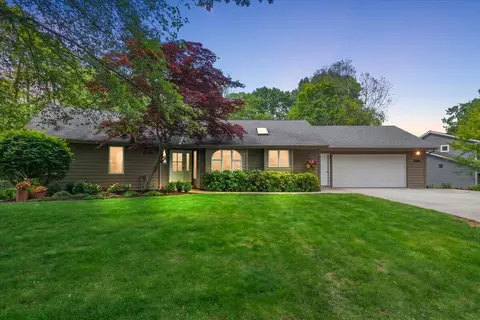 368 S Lakeshore Dr, Holland, MI 49424
