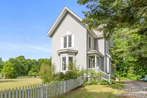 13543 Pine Lake Ave NE, Cedar Springs, MI 49319