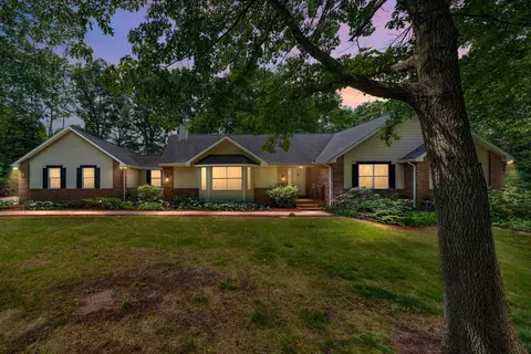 525 Judd Rd, Saline, MI 48176
