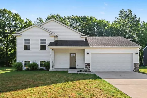 10645 Biltmore Ln, Portage, MI 49002