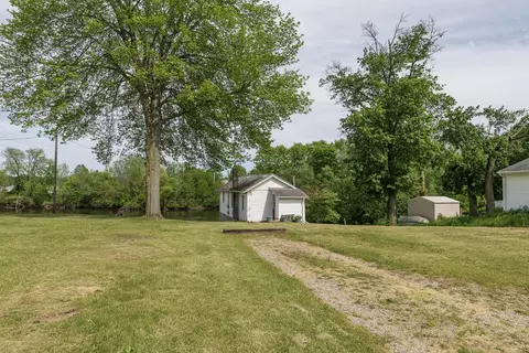 Exterior - 810 S Constantine St, Three Rivers, MI 49093 photo 11 of 12