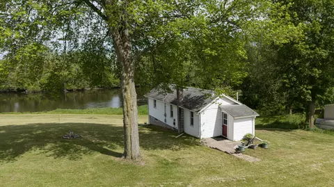 810 S Constantine St, Three Rivers, MI 49093