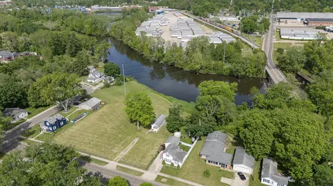 View/Area - 810 S Constantine St, Three Rivers, MI 49093 photo 4 of 6