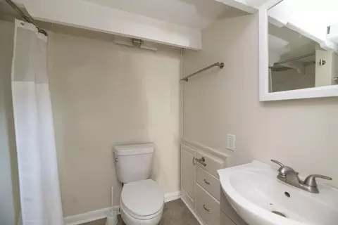 Bath - 810 S Constantine St, Three Rivers, MI 49093 photo 1 of 1
