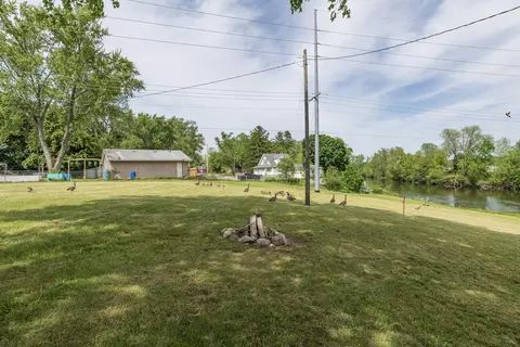Exterior - 810 S Constantine St, Three Rivers, MI 49093 photo 7 of 12