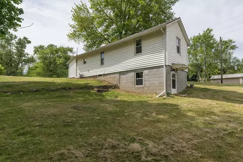 Exterior - 810 S Constantine St, Three Rivers, MI 49093 photo 3 of 12