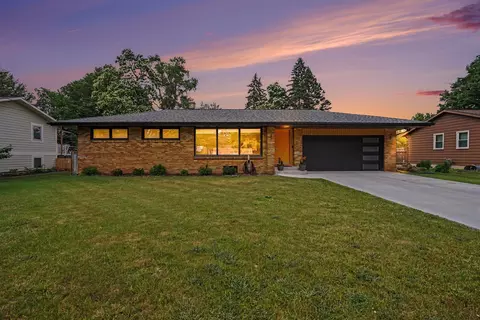 1089 Legion Park Dr, Holland, MI 49423