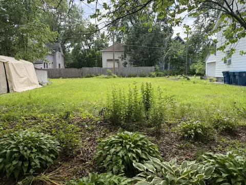 918 Lane Blvd, Kalamazoo, MI 49001