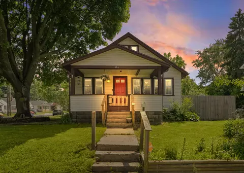 924 Spencer St NE, Grand Rapids, MI 49505