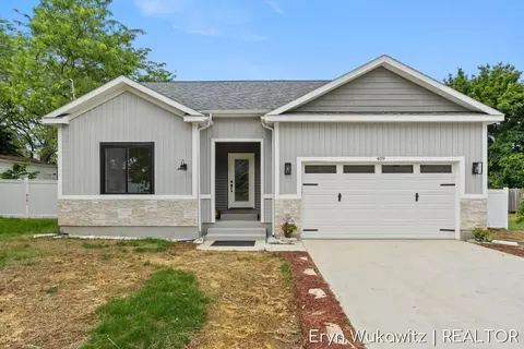 409 6 Mile Rd NW, Comstock Park, MI 49321