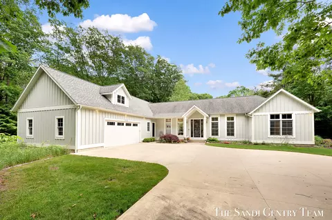 12620 Golf Estates Ln, Grand Haven, MI 49417
