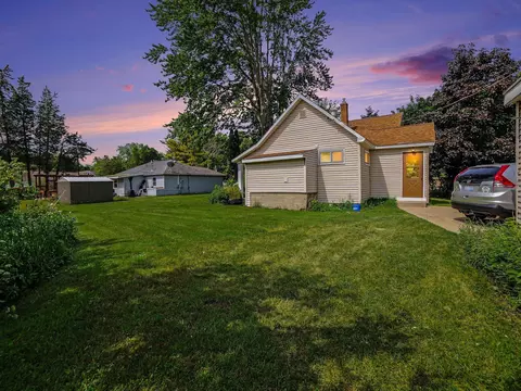 312 N Bear Lake Rd, Muskegon, MI 49445