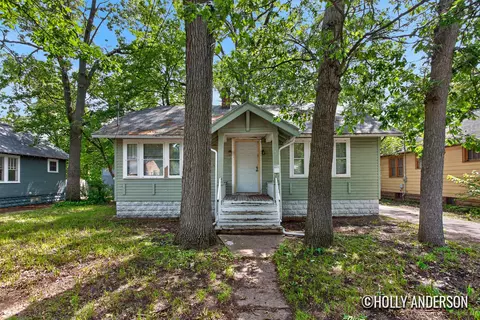 3012 9th St, Muskegon, MI 49444
