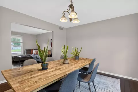 Dining - 5912 Salabelle St, Jackson, MI 49201 photo 3 of 4
